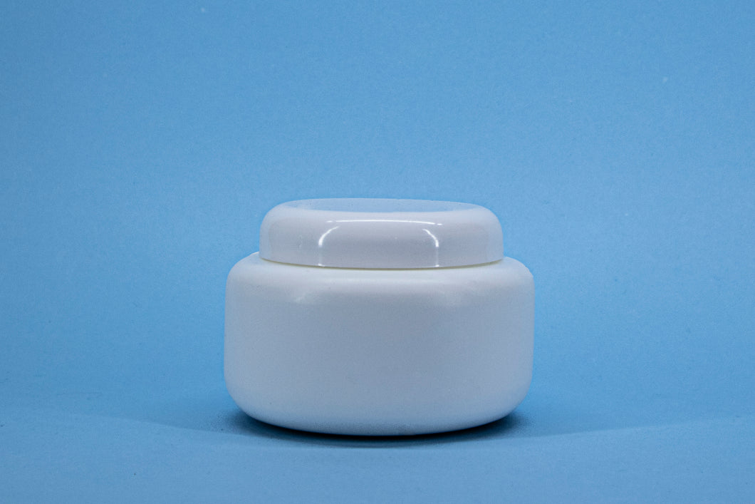 T29- POMADERA DE 250 ML TAPA R-70 TIPO COSMETICA BLANCA